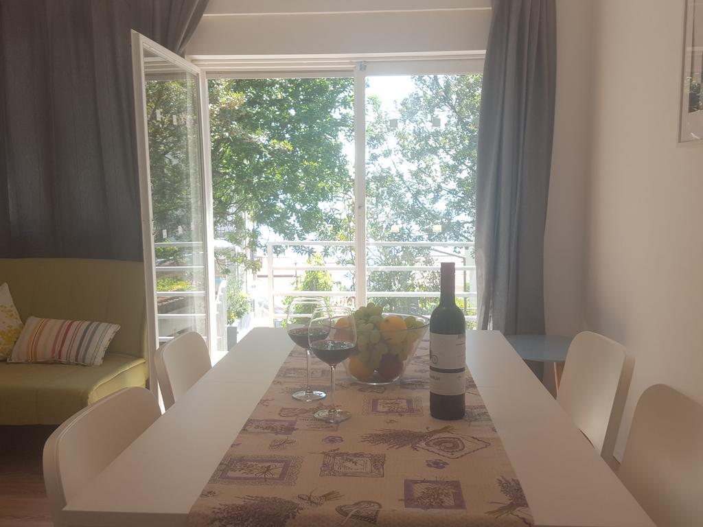 Holiday Home Lola ซริกเวนิซา ภายนอก รูปภาพ